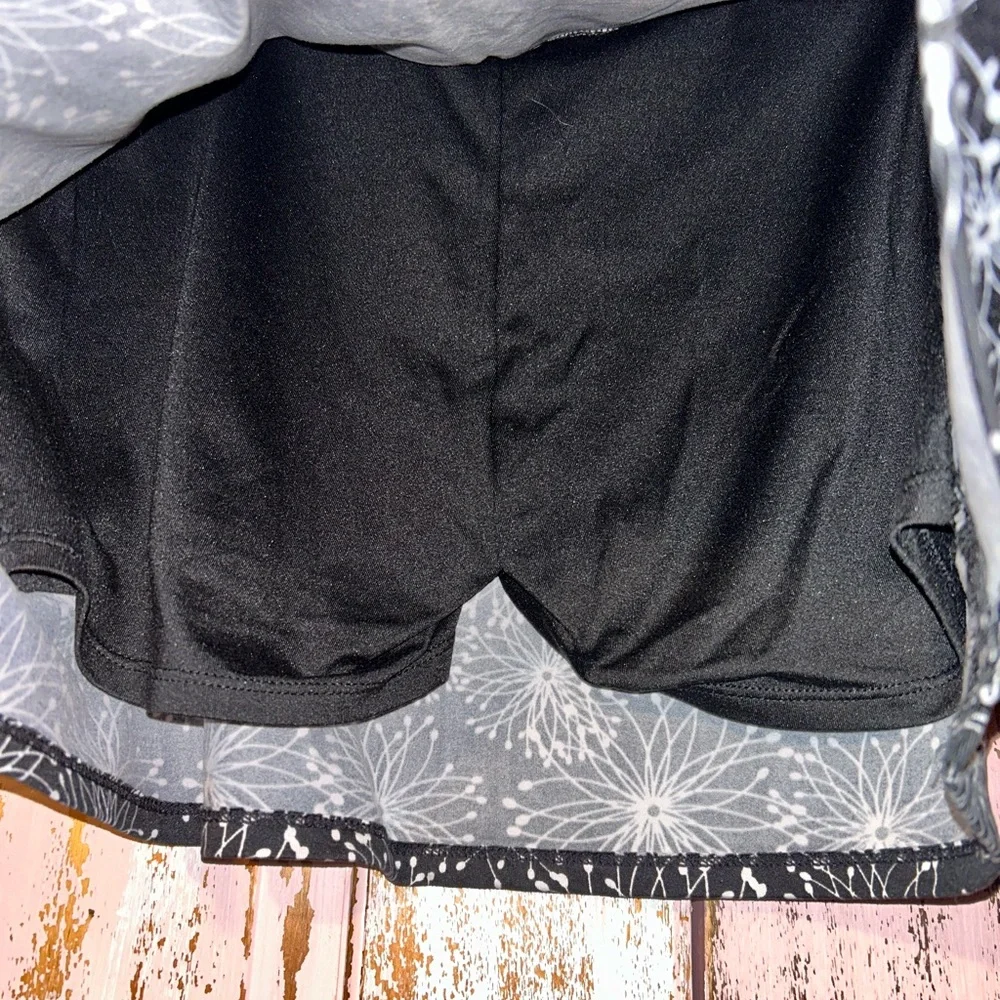Tranquility by Colorado Clothing Black and White Floral Mini Skirt
